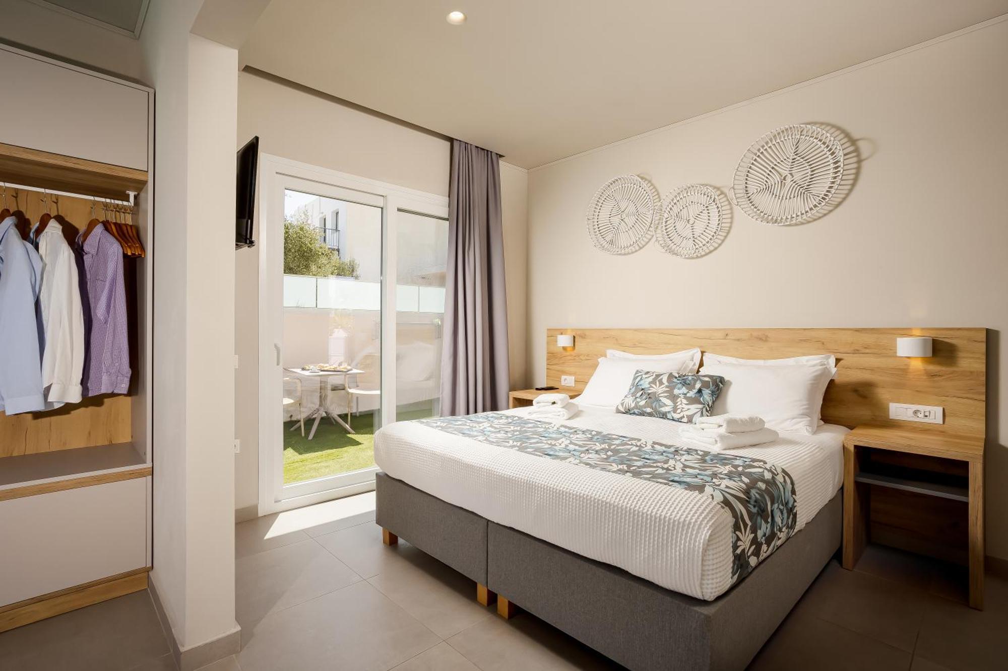 Sarpidon Suites Agia Marina Eksteriør billede